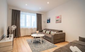 Sukromny Staromestsky Apartman V Uzasnej Lokalite/Cozy Old-Town Apartment In A Great Neighborhood